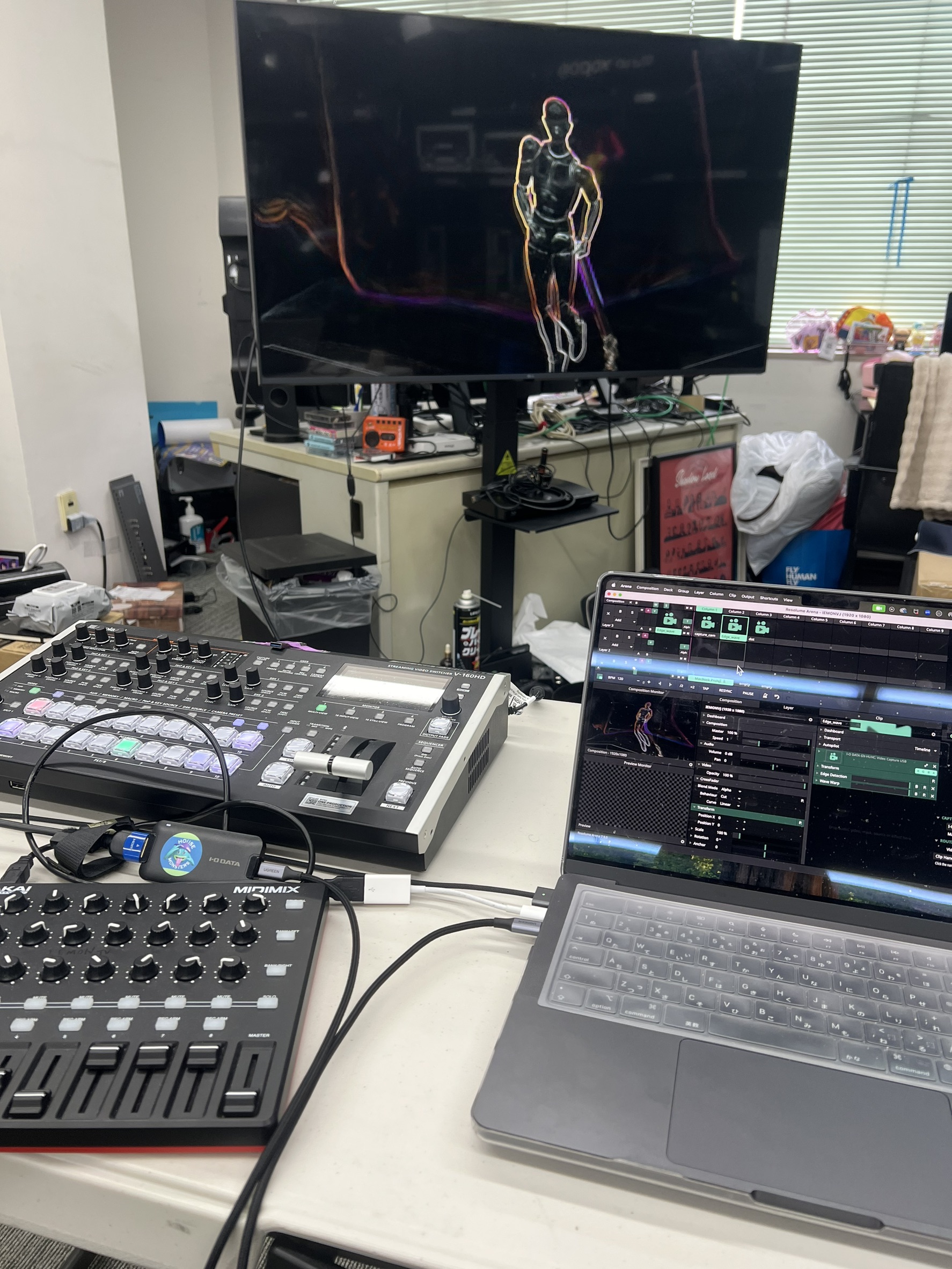 resolumeでカメラ画にエッジ検出エフェクトをかけてみる